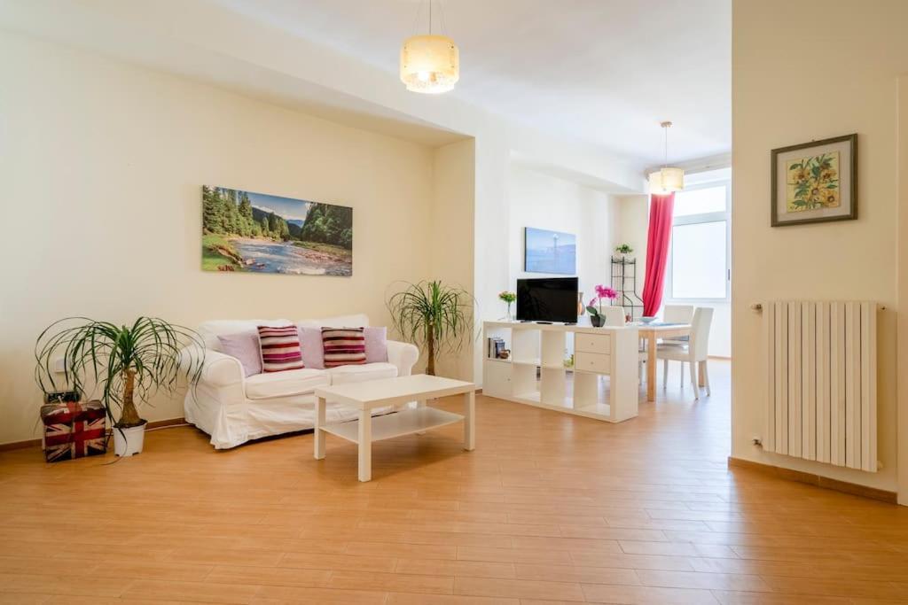 Carlotta - Italian Living Bari Exterior foto